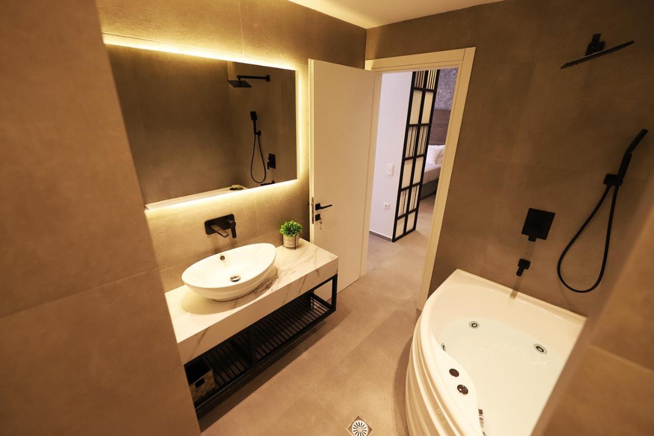 K58 Luxury Apartment Monastiraki Metro Station Acropolis Jacuzzi Athen Exterior foto