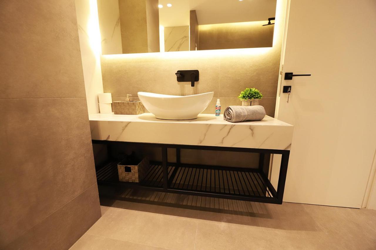 K58 Luxury Apartment Monastiraki Metro Station Acropolis Jacuzzi Athen Exterior foto